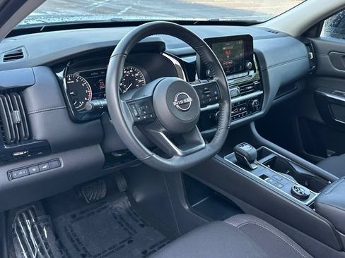 Certified 2025 Nissan Pathfinder SV AWD/4WD image 29