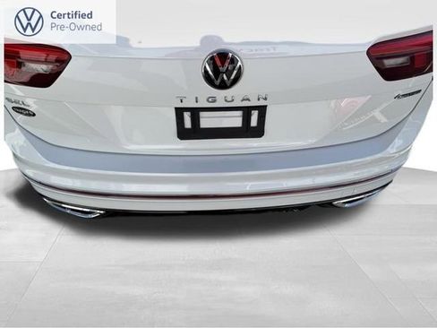 Certified 2023 Volkswagen Tiguan SEL R-Line image 10
