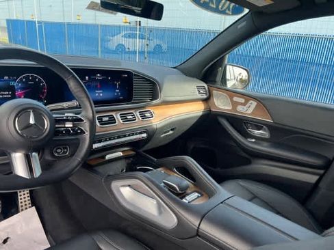 Certified 2024 Mercedes-Benz GLS 450 4MATIC image 17