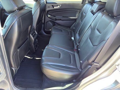 Used 2022 Ford Edge Titanium image 5