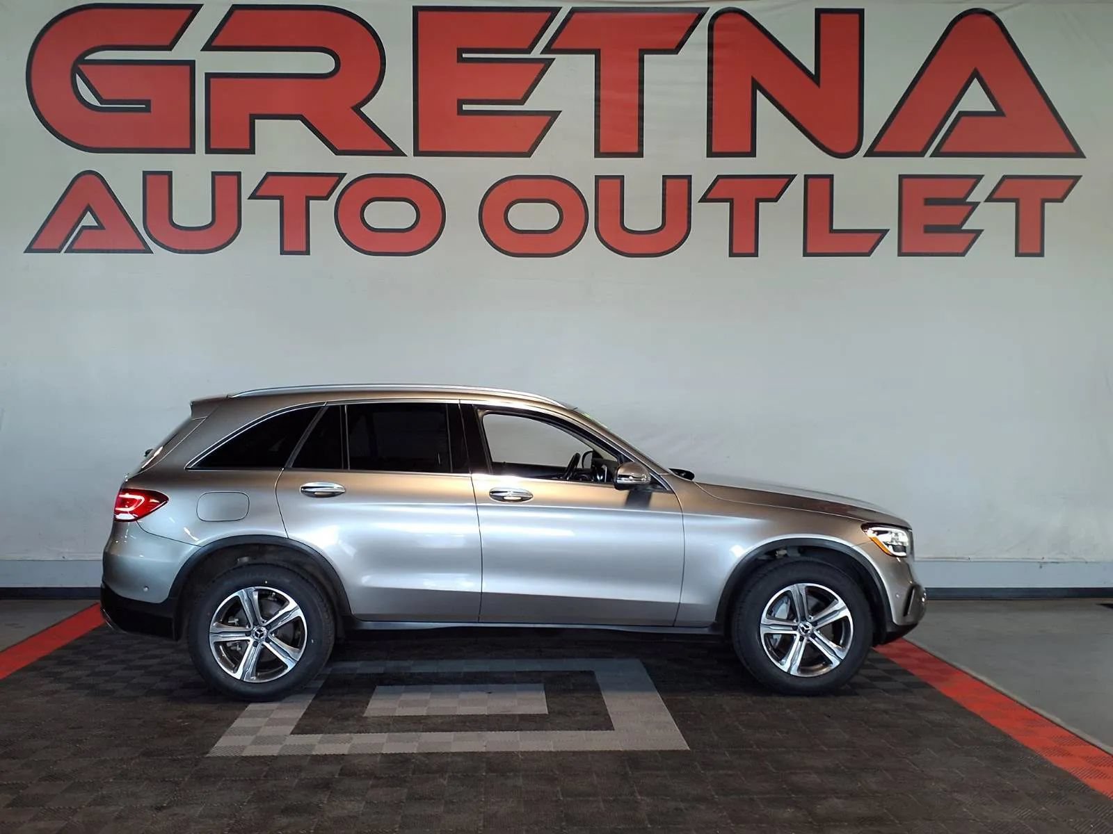 Used 2022 Mercedes-Benz GLC 300 4MATIC image 1