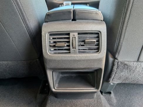 Used 2025 Nissan Rogue S FWD image 7