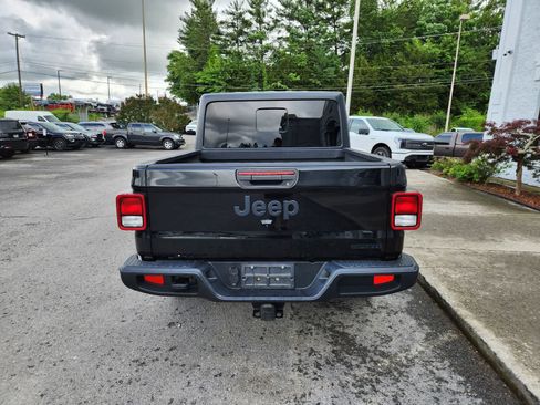 Used 2020 Jeep Gladiator Sport w/ Quick Order Package 24S AWD/4WD image 4