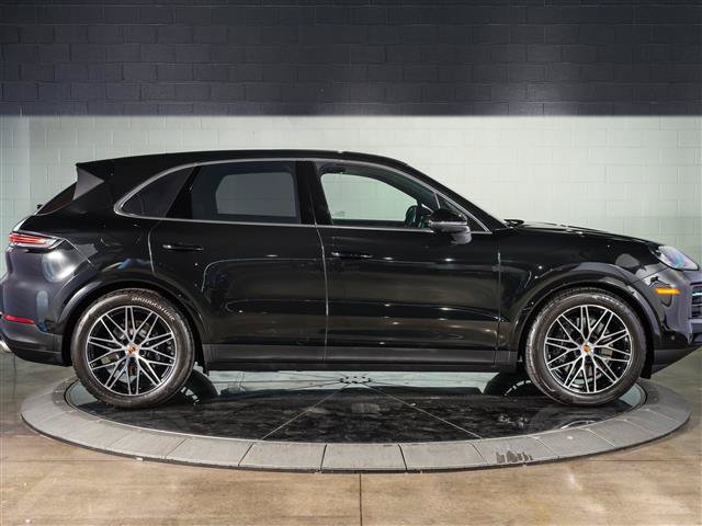 Certified 2026 Porsche Cayenne AWD/4WD image 8