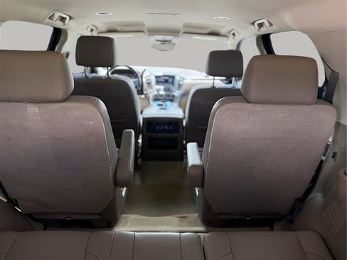 Used 2018 Chevrolet Tahoe LT w/ Luxury Package RWD image 21