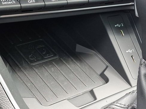 Certified 2025 Audi Q3 2.0T Premium w/ Convenience Package AWD/4WD image 26