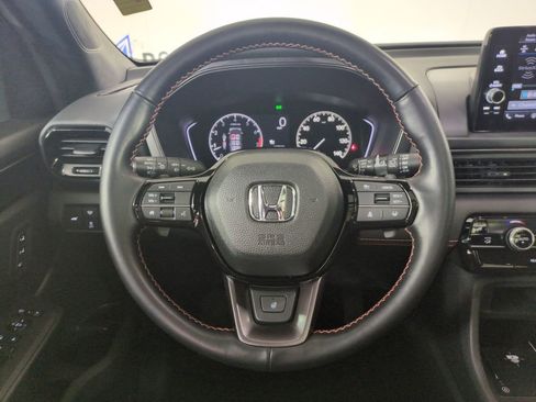 Certified 2025 Honda Pilot TrailSport image 18