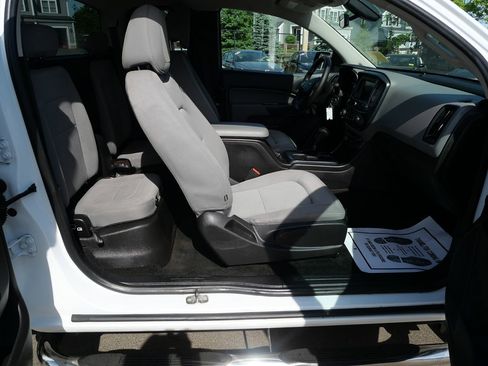 Used 2018 Chevrolet Colorado W/T w/ WT Convenience Package RWD image 27