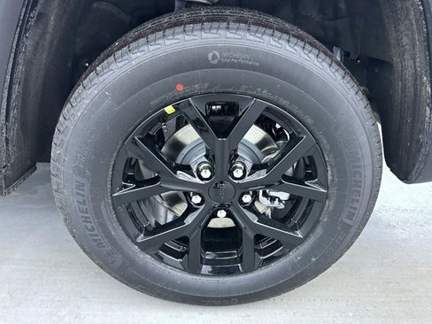 New 2026 Jeep Grand Cherokee Altitude AWD/4WD image 22
