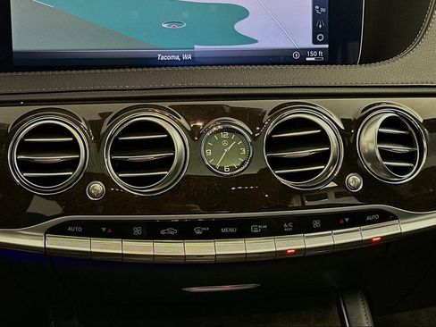 Used 2018 Mercedes-Benz S 560 Sedan image 16