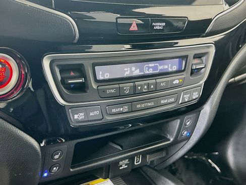 Used 2022 Honda Passport Elite image 16