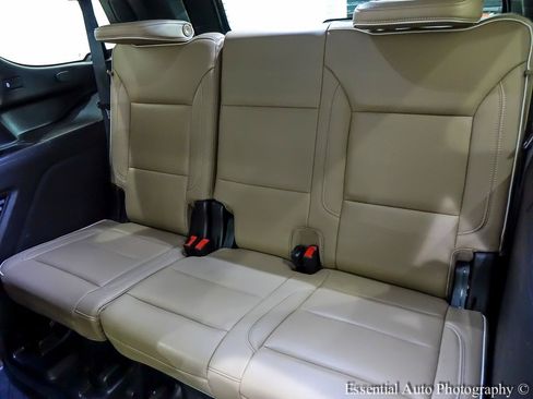 Used 2021 Chevrolet Tahoe Premier w/ Premium Package AWD/4WD image 17