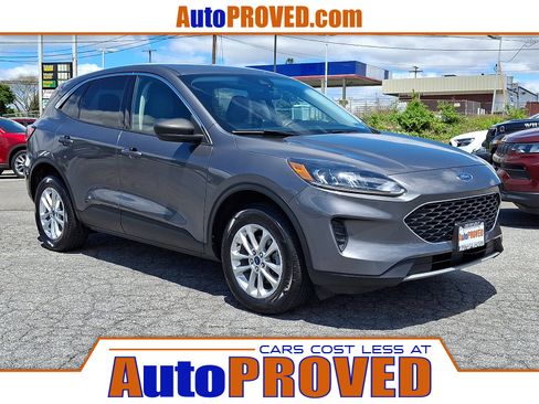 Used 2022 Ford Escape SE w/ Cold Weather Package AWD/4WD image 1