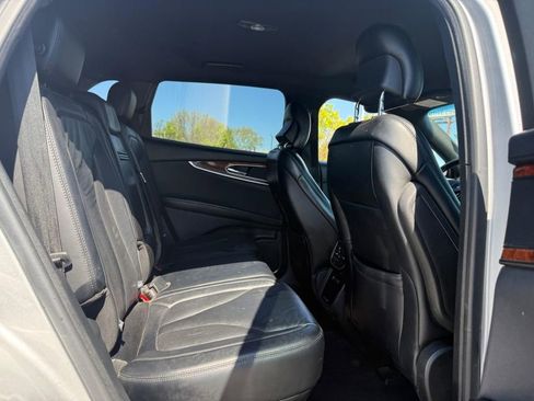 Used 2018 Lincoln MKX Select w/ Select Plus Package FWD image 10