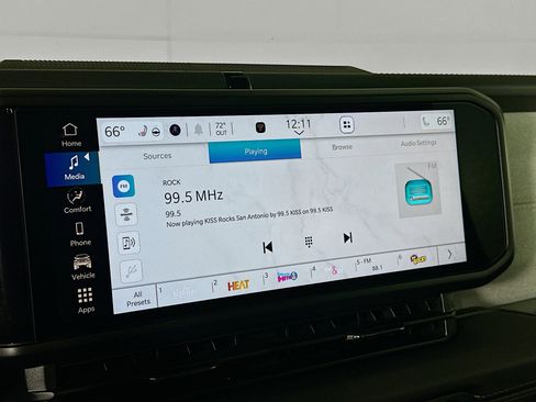 Used 2025 Jeep Wrangler Sahara w/ Safety Group image 21