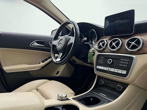 Used 2020 Mercedes-Benz GLA 250 4MATIC image 32