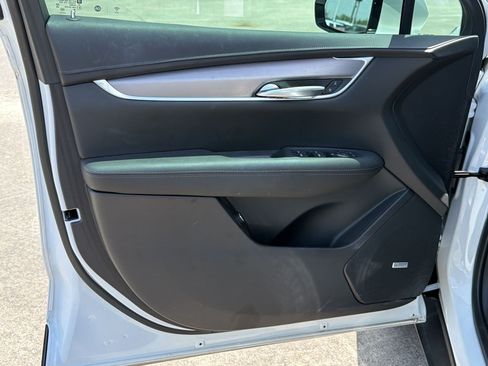 Used 2023 Cadillac XT5 Luxury FWD image 14