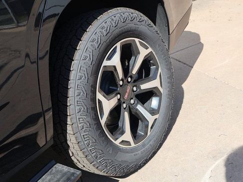 New 2026 GMC Yukon AT4 w/ AT4 Premium Plus Package AWD/4WD image 40