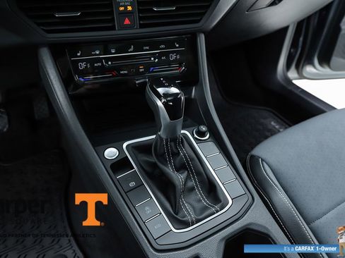 Used 2025 Volkswagen Jetta SE w/ Sunroof Package FWD image 24