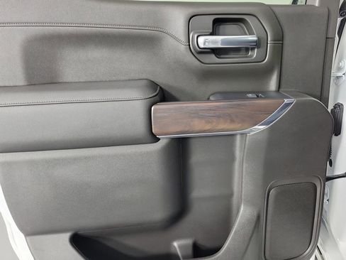 Used 2022 GMC Sierra 1500 SLT image 11