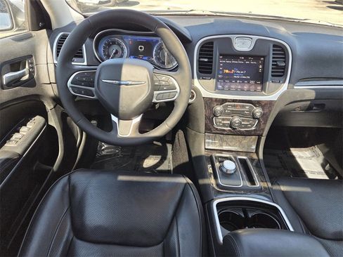 Used 2022 Chrysler 300 Touring L w/ Popular Equipment Group image 9