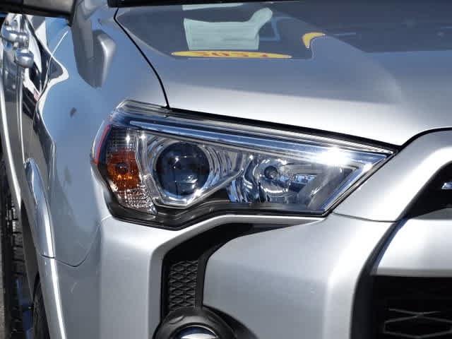 Used 2023 Toyota 4Runner SR5 Premium w/ Moonroof Package AWD/4WD image 5