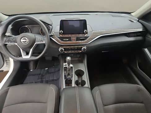 Used 2025 Nissan Altima 2.5 SV FWD image 21