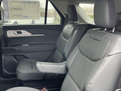 New 2026 Ford Explorer Active w/ Active Comfort Package image 11