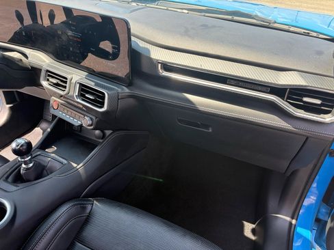 Used 2025 Ford Mustang GT Premium RWD image 30
