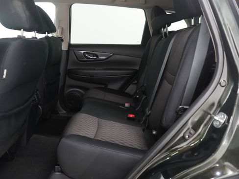 Used 2020 Nissan Rogue SV image 15