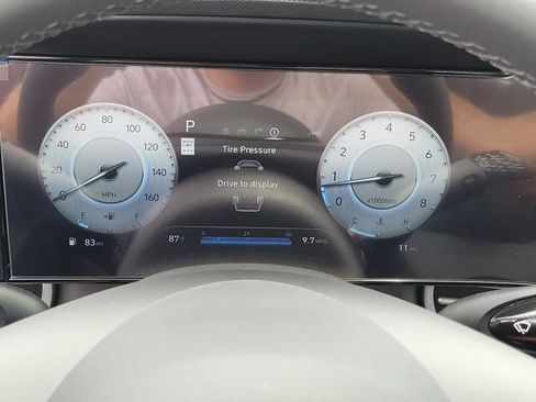 New 2026 Hyundai Elantra Limited FWD image 9