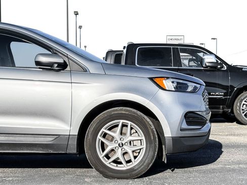 Used 2024 Ford Edge SEL AWD/4WD image 7