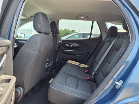 Used 2024 GMC Terrain SLE FWD image 25