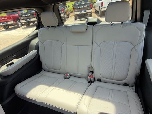 New 2026 Jeep Grand Wagoneer Limited AWD/4WD image 21