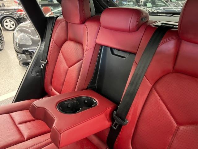 Used 2018 Porsche Macan AWD/4WD image 14