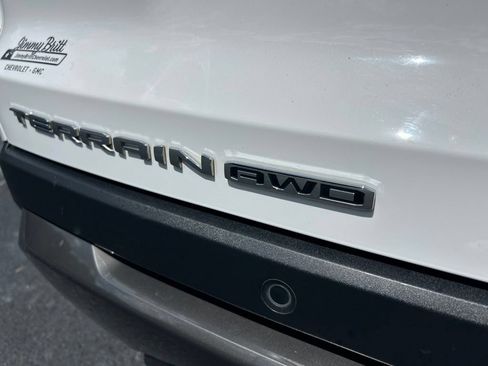 Used 2025 GMC Terrain Elevation w/ Elevation Premium Package AWD/4WD image 22