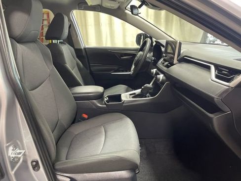 Used 2025 Toyota RAV4 XLE AWD/4WD image 24