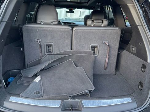 Used 2024 Cadillac XT6 Luxury image 34