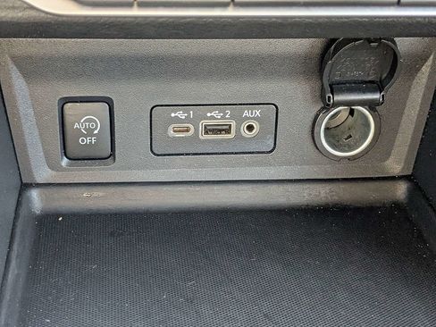 Used 2025 Nissan Sentra SR FWD image 22