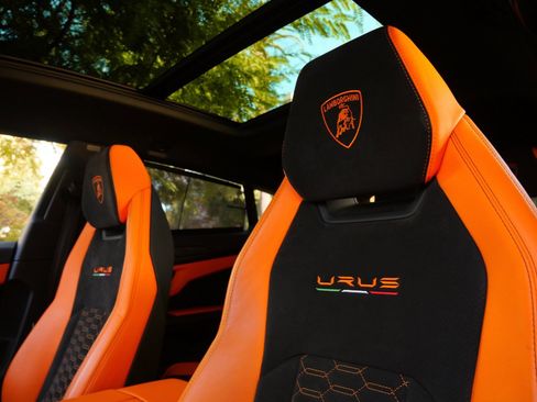 Used 2022 Lamborghini Urus image 25