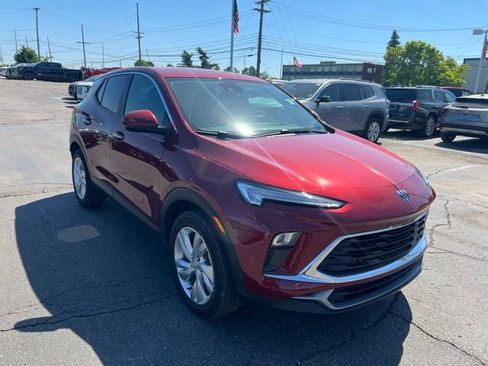 Used 2024 Buick Encore GX Preferred w/ Comfort Package FWD image 7