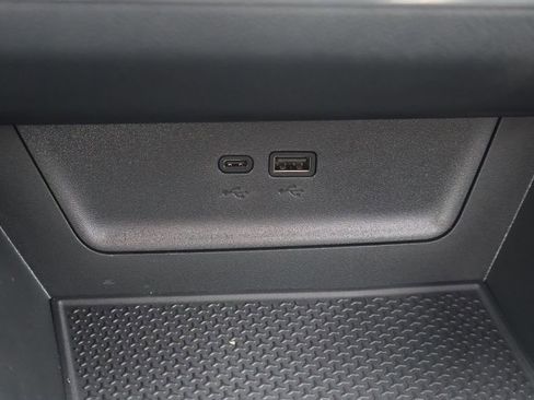 New 2026 Chevrolet Equinox LT w/ Convenience Package II FWD image 32