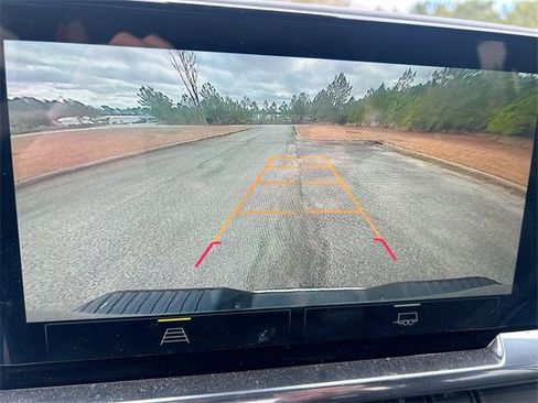 Used 2025 Chevrolet Silverado 2500 LT w/ Convenience Package image 21