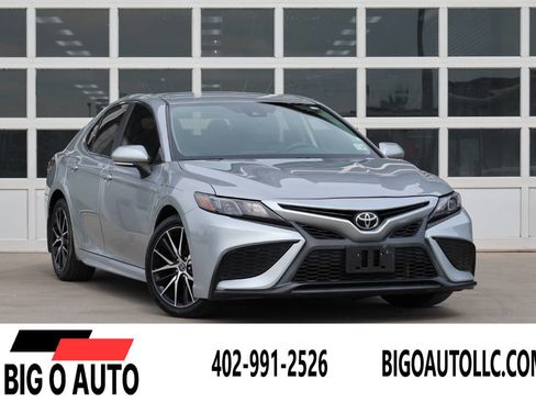 Used 2022 Toyota Camry SE AWD/4WD image 1