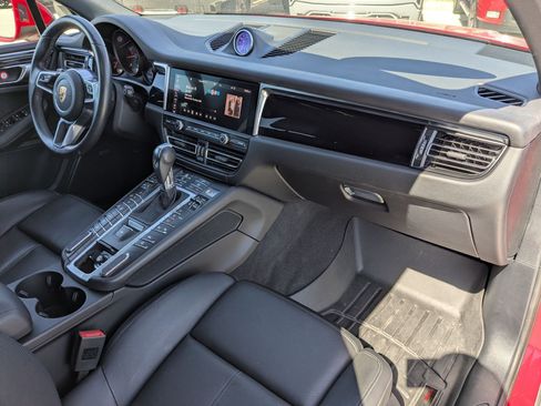 Used 2021 Porsche Macan AWD/4WD image 31