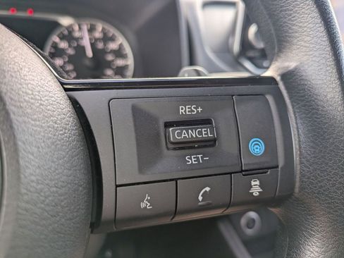 Used 2023 Nissan Rogue SV FWD image 18