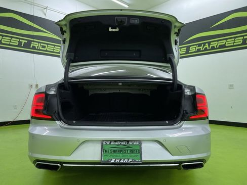Used 2020 Volvo S90 T6 R-Design image 9