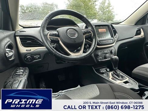 Used 2014 Jeep Cherokee Latitude w/ Cold Weather Group image 17