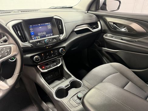 Used 2022 GMC Terrain SLE w/ Elevation Edition image 12