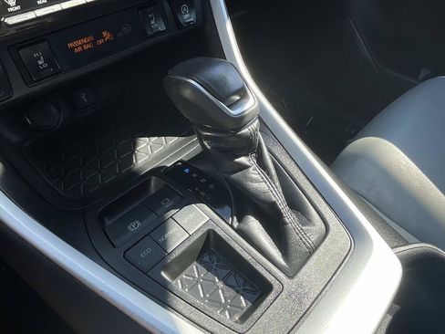 Used 2021 Toyota RAV4 XLE Premium FWD image 43